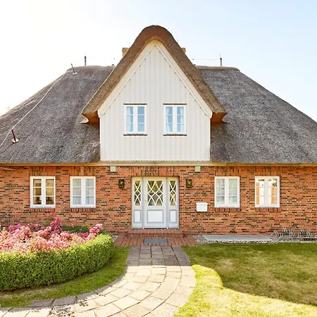 Haus Josias B - Links *